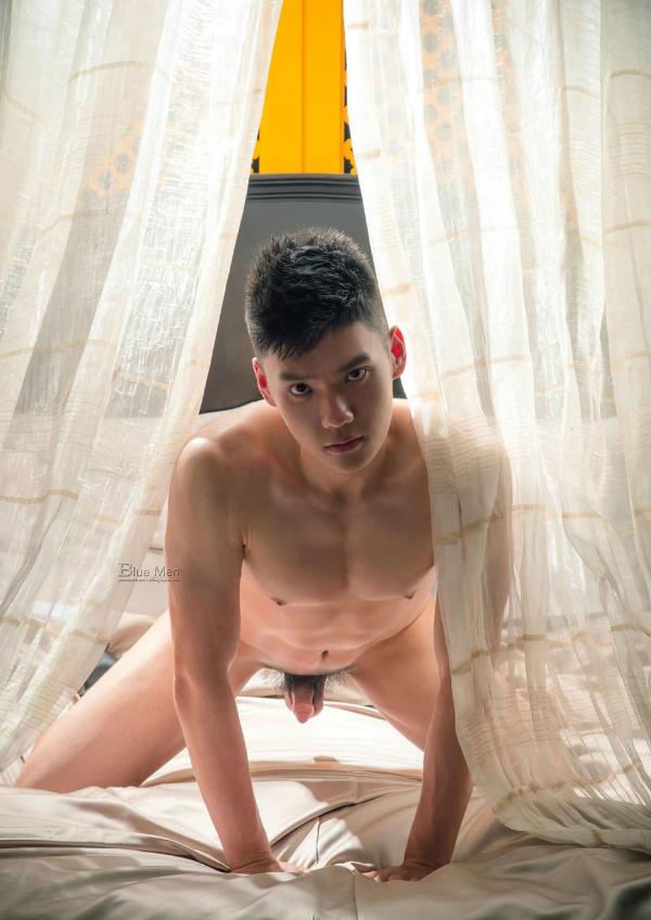 PHOTO-SET-BLUE-MAN-64---A-ZHEN-ONE-YEAR-LATER